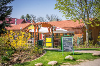 Restaurant im Freien mit Tagesangebotstafel